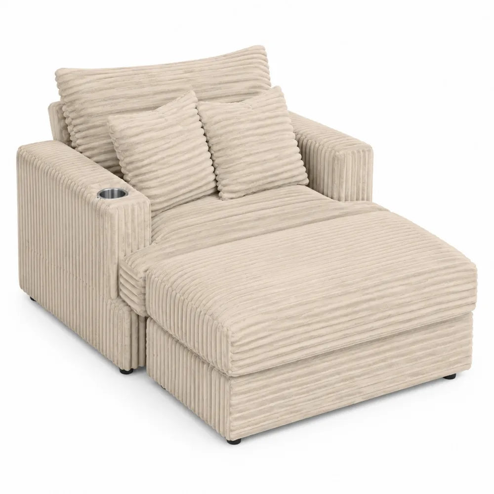 Poltrona in tessuto a coste beige con cuscini e portabicchieri